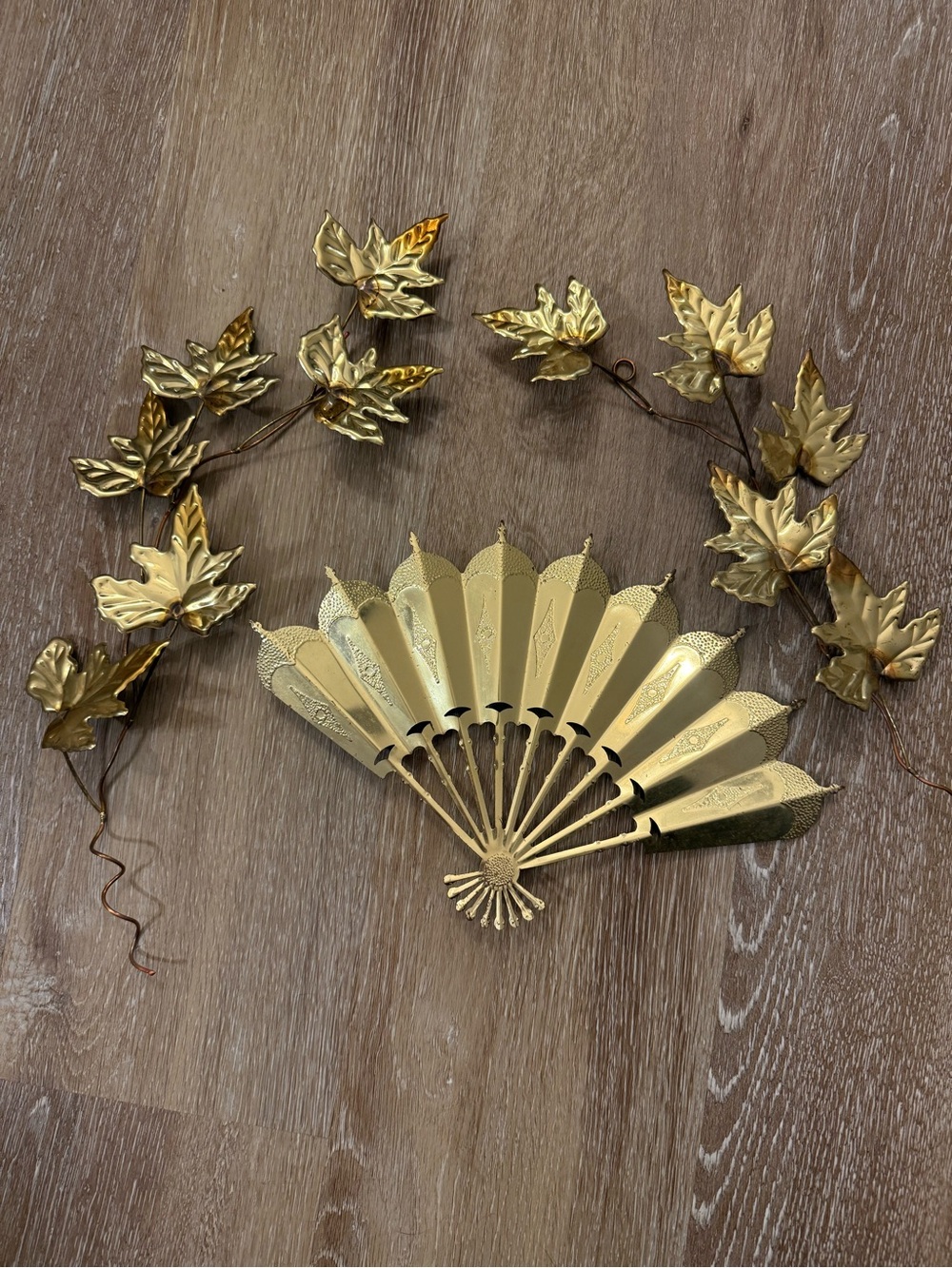 VTG MCM  Gold Tone Leaf Branch And Fan  Metal Wall Decor  2 Sprays 1 Fan